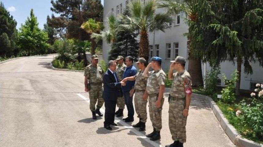 Vali S&uuml;leyman Tapsız&rsquo;dan Jandarma&rsquo;ya Veda Ziyareti