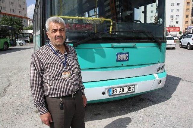 Hamile Kadını Hastaneye Halk Otobüsü Yetiştirdi