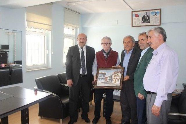 Hayırsever Araştırmacı Yazar İşcan 75. Anadolu Lisesine Yeni Kütüphane Kazandırdı