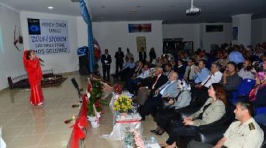 Minikler &lsquo;z&uuml;lf-i Siyahım&rsquo; Şiir Kitabını Seslendirdi