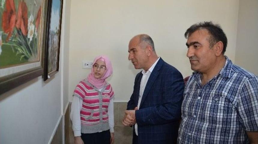 Başkan Yardımcısı İsa Taş İmam Hatip Ortaokulunda Resim Sergisine Katıldı