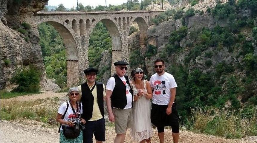 İngiliz Gazetecilerin Adana İlgisi