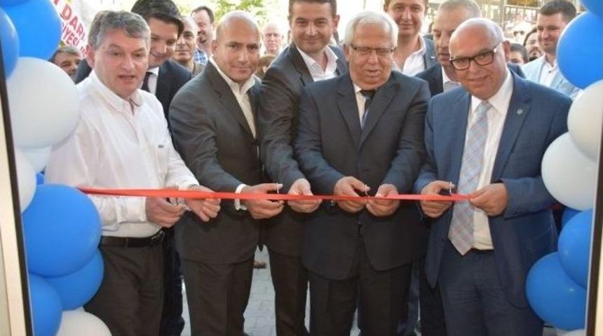 Başkan Eşkinat Beyaz Eşya Mağazasının A&ccedil;ılışı Yaptı