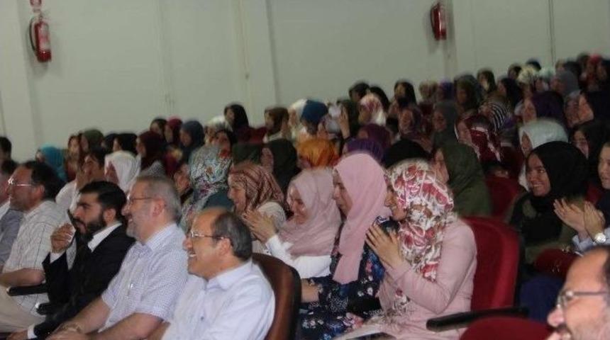 İlahiyat Fak&uuml;ltesi&rsquo;nde Yıl Sonu Programı Ger&ccedil;ekleşti