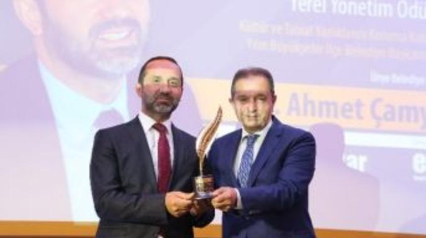 Ahmet &Ccedil;amyar, Yılın B&uuml;y&uuml;kşehir İl&ccedil;e Belediye Başkanı