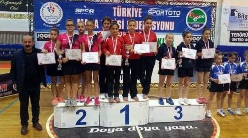 Aydınlı Kızlar Masa Tenisinde T&uuml;rkiye 2.&rsquo;si Oldu