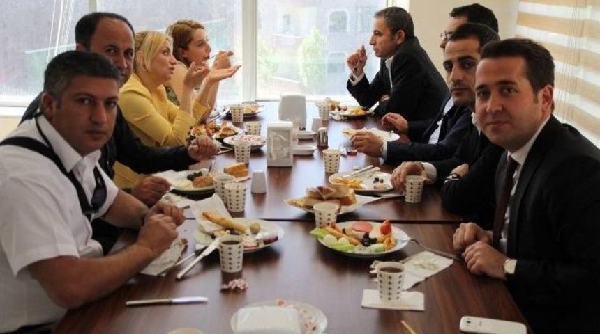 Sağlık &Ccedil;alışanları Kahvaltıda Bir Araya Geldi