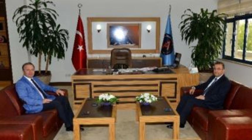 Vali T&uuml;rker Rekt&ouml;r Vekili &Uuml;nal&rsquo;a Veda Etti