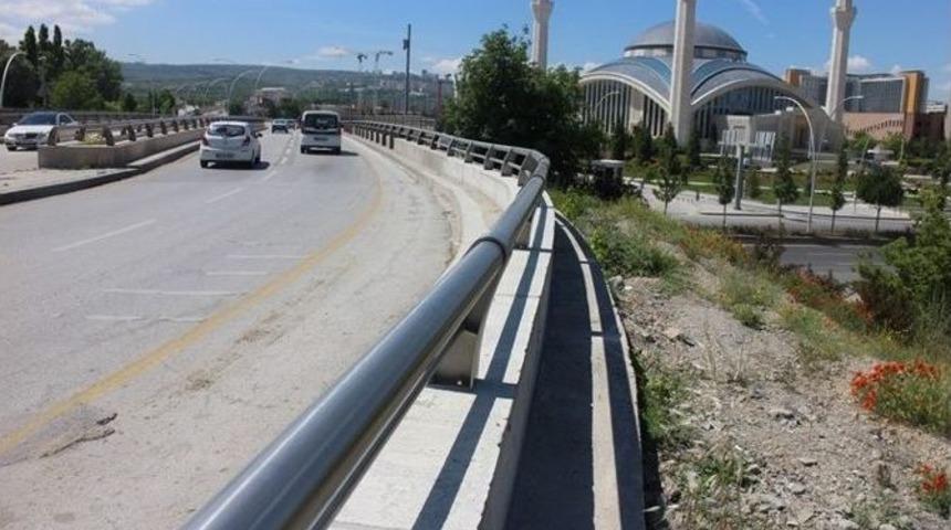 Ankara Büyükşehir’den 7 Bin Metre Oto Korkuluk