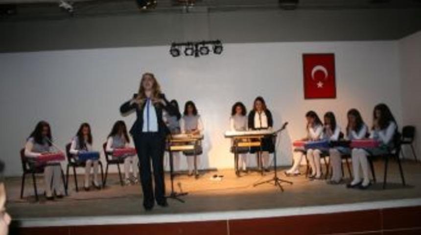 Pasinler&rsquo;de 2015-2016 Eğitim Ve &Ouml;ğretim Yılı Kapanış Programı D&uuml;zenlendi