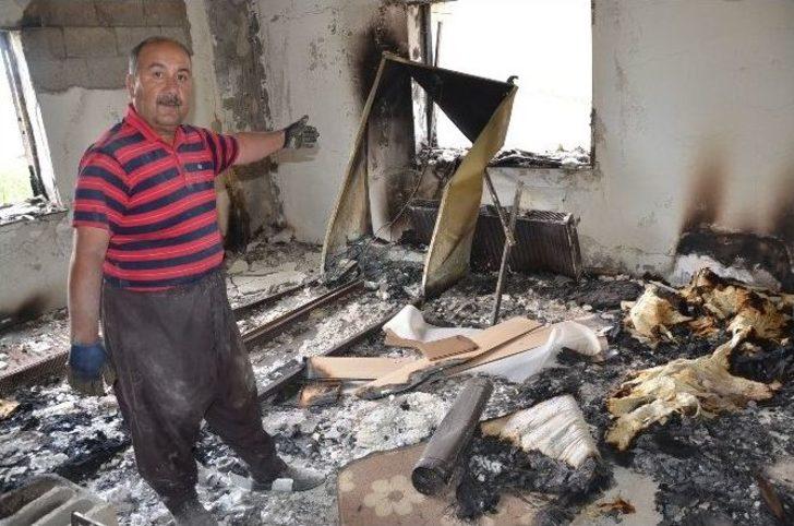 Evsiz Kalan Yüksekovalılar Yardım Bekliyor G3