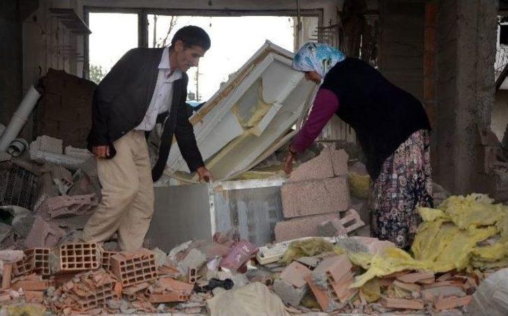 Evsiz Kalan Yüksekovalılar Yardım Bekliyor G5