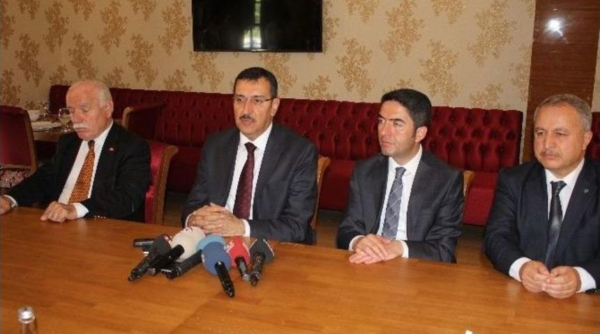 Bakan T&uuml;fenkci, Malatya&rsquo;da Partilerin İl Başkanlarıyla Toplantı Yaptı