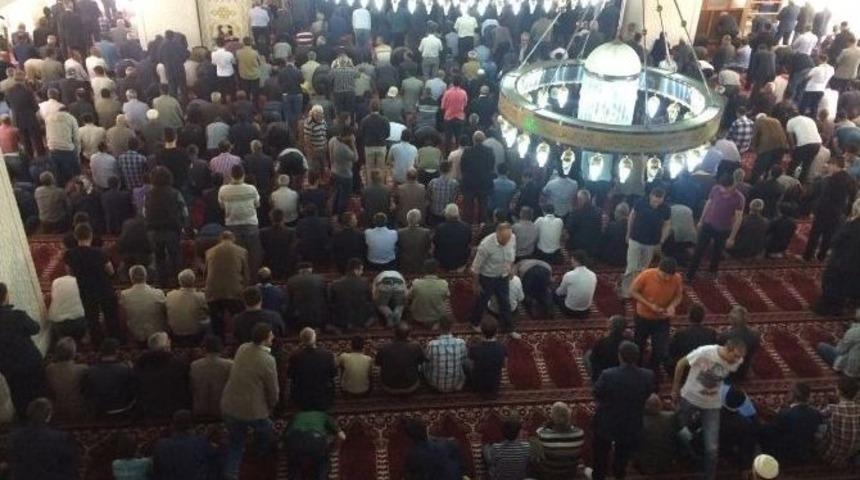 Y&uuml;ksekova&rsquo;da 82 G&uuml;n Aradan Sonra Cuma Namazı