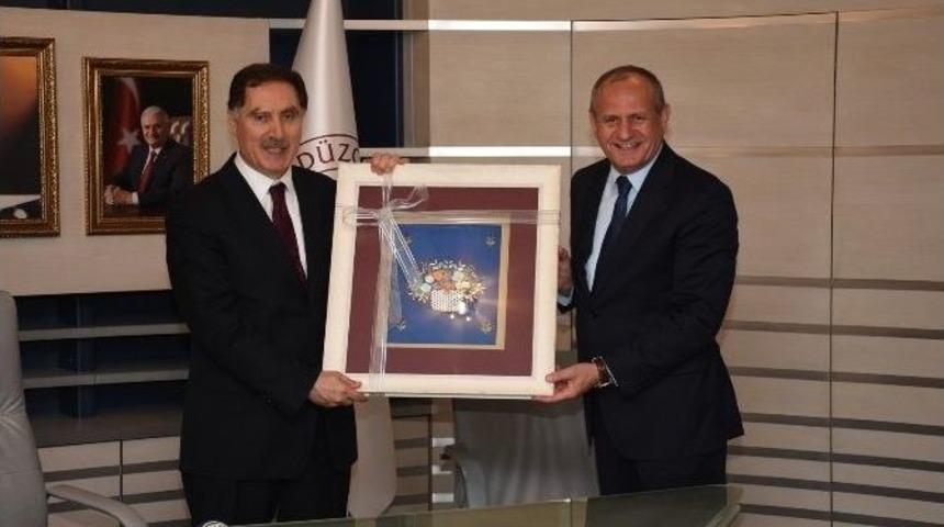 Cumhurbaşkanı Başdanışmanı D&uuml;zce Belediyesinde