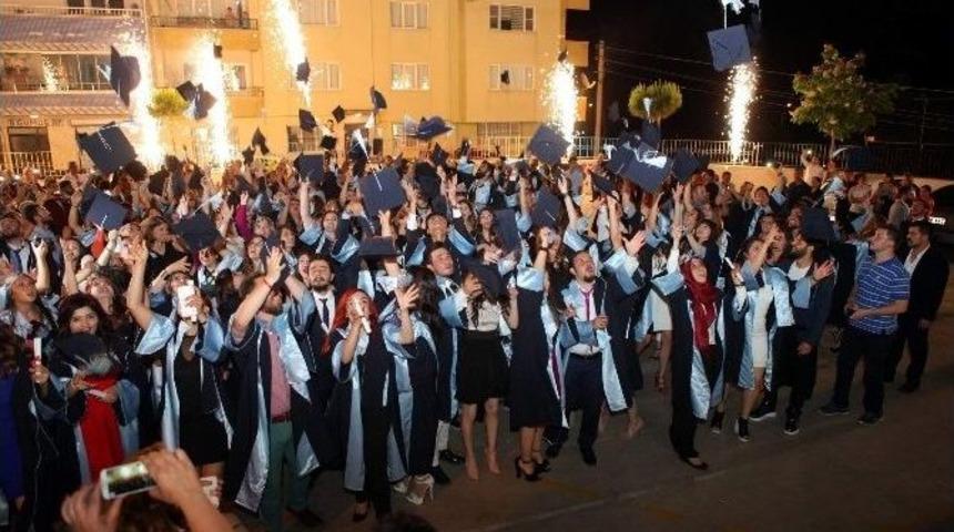 62 Yaşında Okul Birincisi Oldu