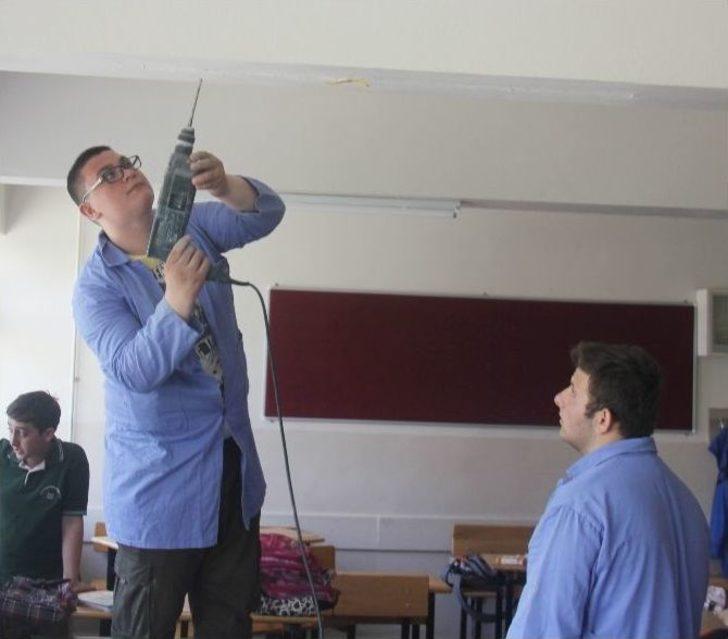 Lise Öğrencilerinden Ağabeylik Dersi G1