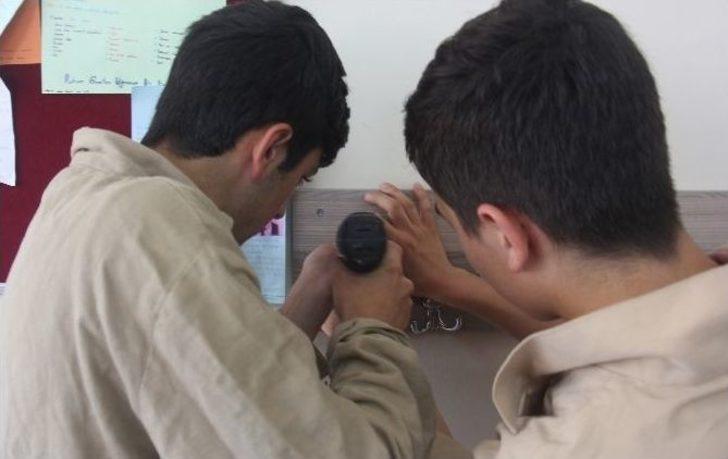 Lise Öğrencilerinden Ağabeylik Dersi G3