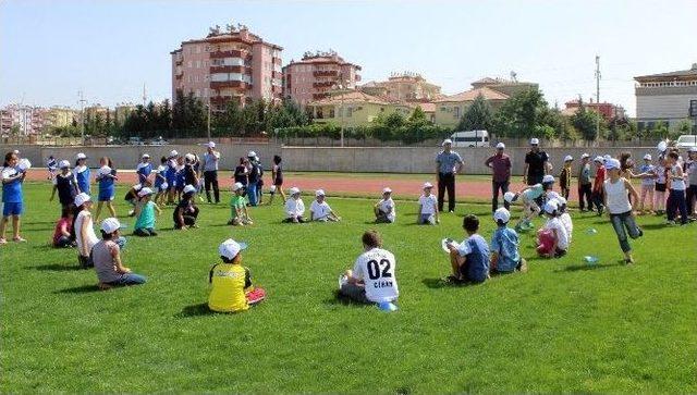 Çocuklar Unutulmaya Yüz Tutmuş Oyunlara Hayran Kaldı