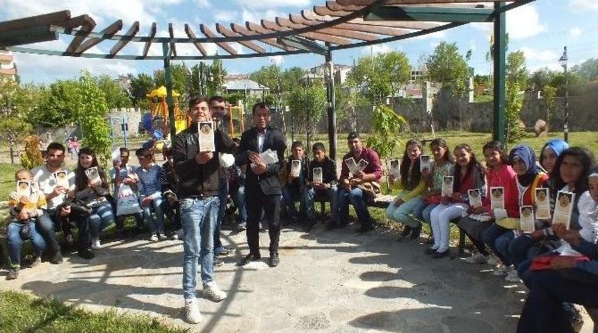 Hayırsever İş Adamından Kitap Yardımı