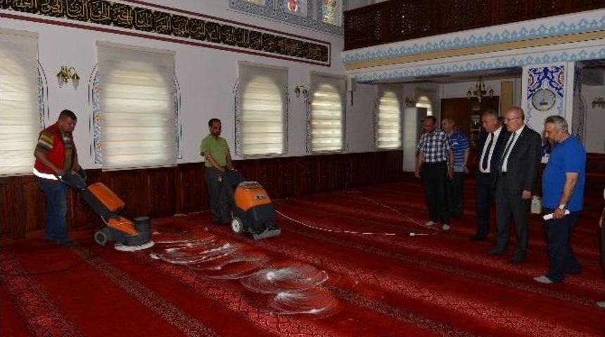 Camilerde Ramazan Temizliği