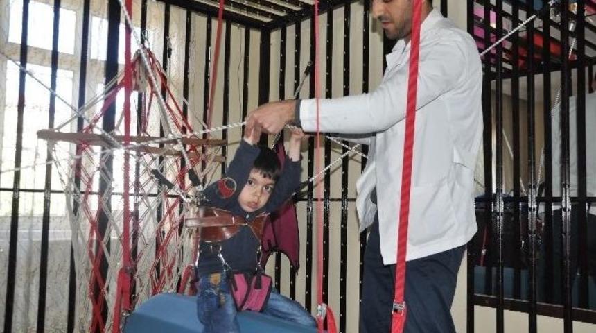 Engelli &Ccedil;ocuklar Uzay Terapi Yolu İle Tedavi Oluyor