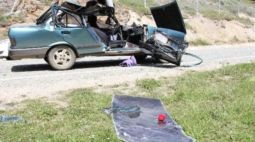 Kep&ccedil;eye &Ccedil;arpan Otomobil Hurdaya D&ouml;nd&uuml;