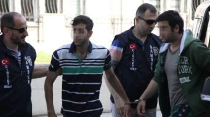 Eniştelerini Bı&ccedil;aklayan Kardeşler Tutuklandı