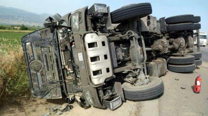 Manisa&rsquo;da Askeri Ara&ccedil; Devrildi