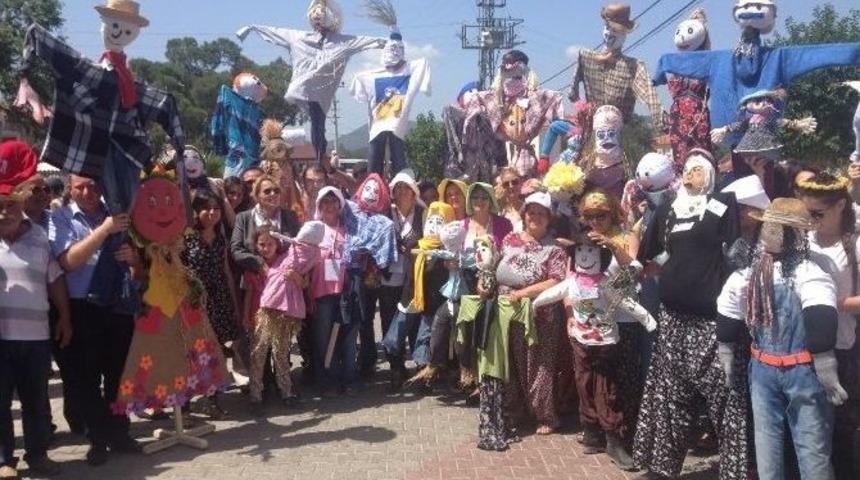 T&uuml;rkiye&rsquo;nin İlk Korkuluk Festivali Urla&rsquo;da