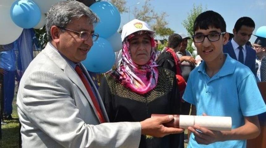 G&ouml;rme Ve İşitme Engelliler Okullarında Mezuniyet Heyecanı