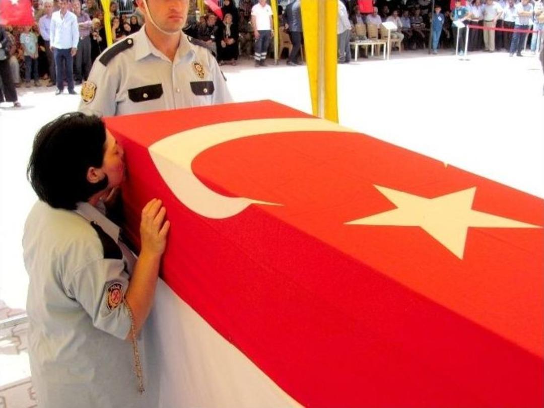 İzmir&rsquo;de Kazada Şehit Olan Polis Memuru Gaziantep&rsquo;te Defnedildi