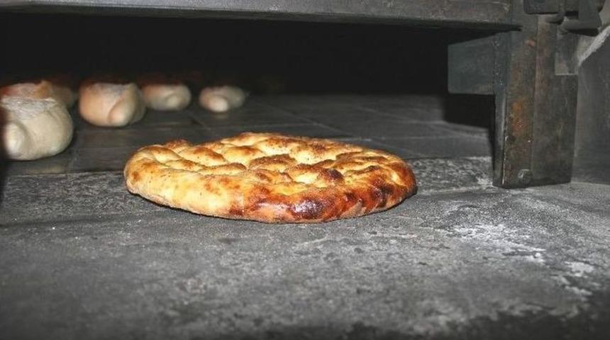 Afyonkarahisar&rsquo;da Ramazan Pidesi Fiyatları Bu Yılda Serbest Bırakıldı