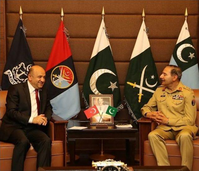 Bakan Işık Pakistan Genelkurmay Başkanı Ve Kara Kuvvetleri Komutanı İle Bir Araya Geldi 1