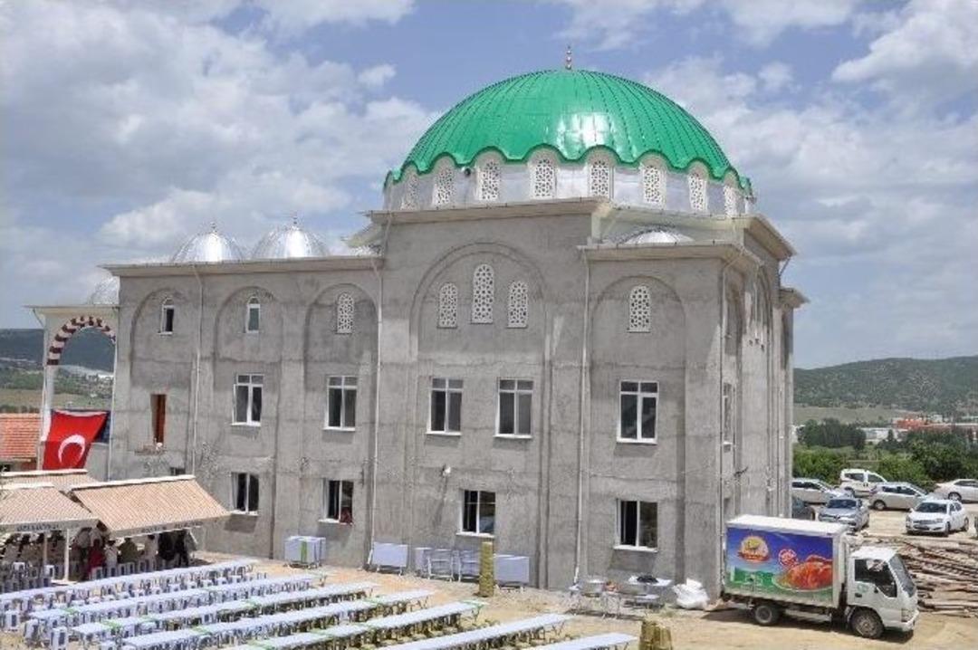 Boz&uuml;y&uuml;k Medine Camii İbadete A&ccedil;ıldı
