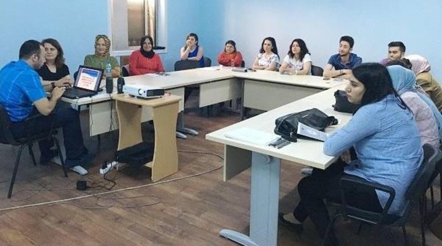 Aksaray&rsquo;da Kadına Şiddetin &Ouml;nlenmesi İ&ccedil;in Eğitim Verildi