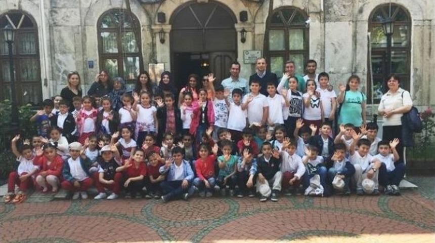 &Uuml;niversite &Ouml;ğrencileri İlkokul &Ouml;ğrencileriyle Buluştu