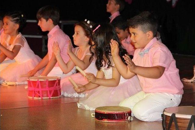 Diyarbakır’da Anaokulu Öğrencilerinin Yılsonu Gösterisi Büyük İlgi Gördü