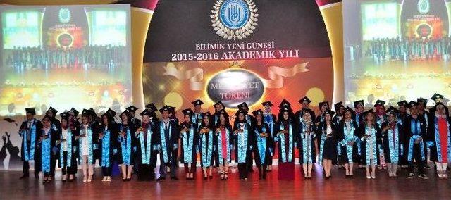 Bitlis Eren Üniversitesi’nde Mezuniyet Coşkusu