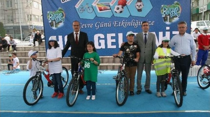 Yozgat&rsquo;ta En &Ccedil;ok Pil Toplayan &Ouml;ğrenciler &Ouml;d&uuml;llendirildi