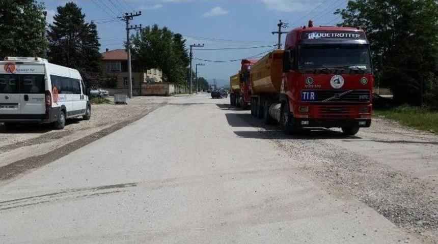 D&uuml;zce&rsquo;de Asfaltlama Azmimilli İle Devam Ediyor