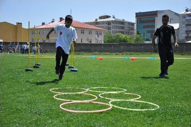 Muş’ta Geleneksel Çocuk Oyunları Etkinliği