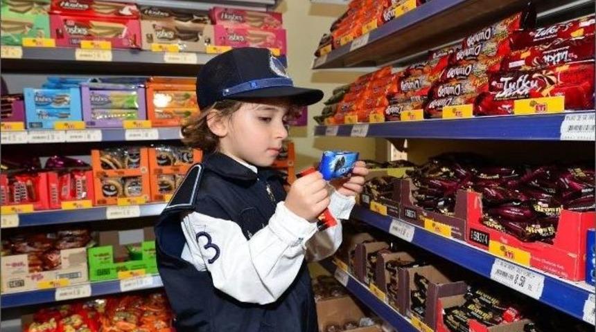 &Ouml;ğrenciler G&ouml;n&uuml;ll&uuml; Zabıta Oldu