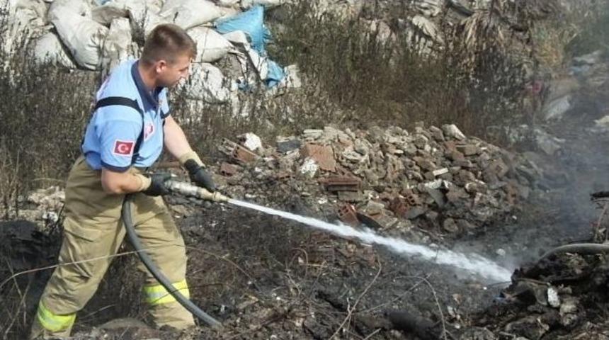 Burhaniye&rsquo;de &Ccedil;&ouml;pl&uuml;k Yangını Korkuttu