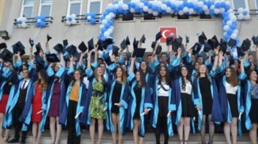 Mimar Sinan Anadolu Lisesi&rsquo;nde Mezuniyet Sevinci