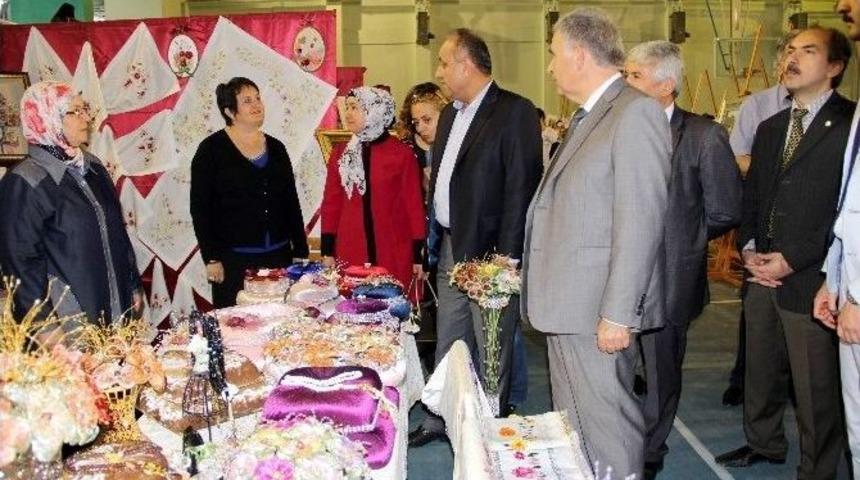 Kastamonu Hem&rsquo;in Yılsonu Sergisi A&ccedil;ıldı