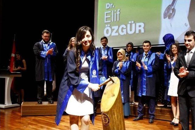 Saü Tıp Fakültesi Mezunlarını Verdi