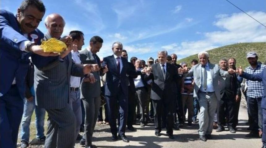 Vali Kahraman 20 Yıllık K&ouml;pr&uuml; &Ouml;zlemini Giderdi