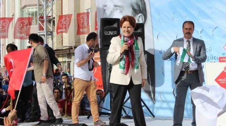 Meral Akşener, Ter&ouml;riste Yanlışlıkla &rsquo;militan&rsquo; Deyince Partililerden &Ouml;z&uuml;r Diledi