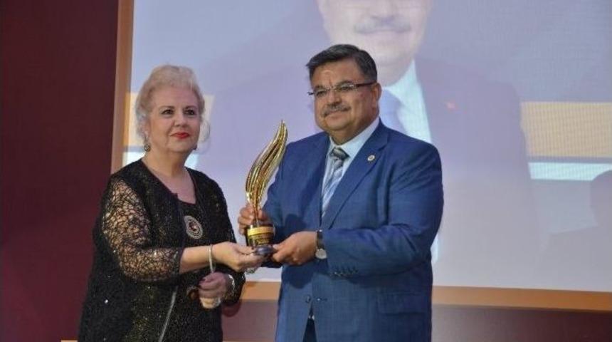 &Ouml;zel Kalem Dergisi&rsquo;nden Başkan Yağcı&rsquo;ya &rsquo;&rsquo;&ouml;zel &Ouml;d&uuml;l&rsquo;&rsquo;